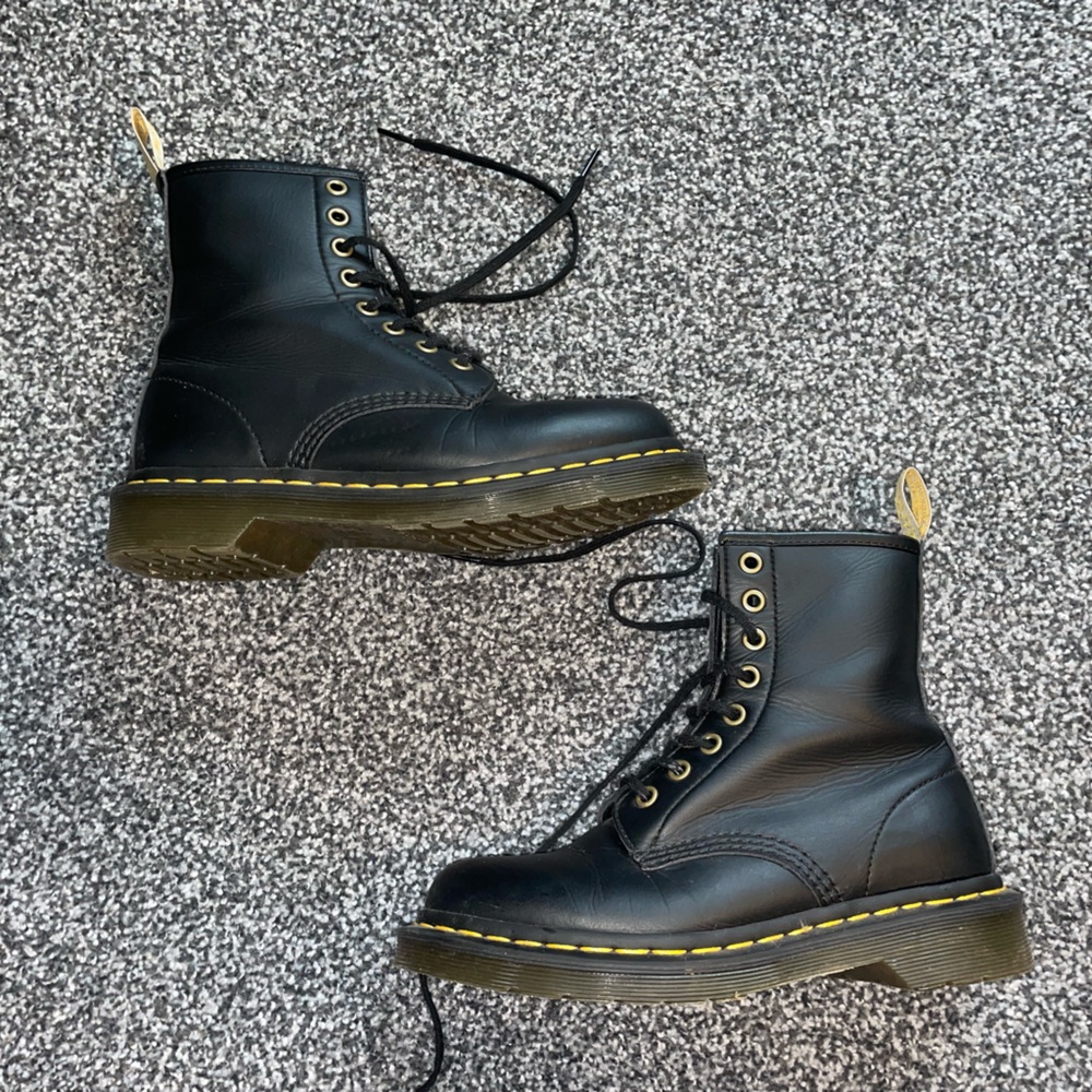 DOC MARTEN VEGAN 1460 BLACK FELIX LACE UP BOOTS SIZE US 5M / 7W